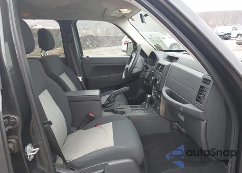 2010 Jeep Liberty Sport из США, поврежденный, VIN 1J4PN2GK4AW135171